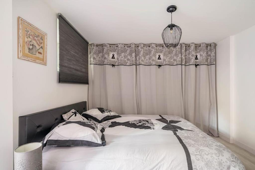 Superbe Appartement Avec Parking Gratuit ロン・ル・ソーニエ エクステリア 写真