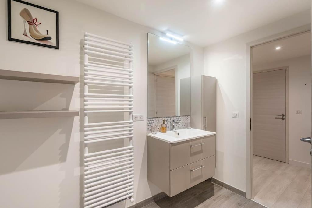 Superbe Appartement Avec Parking Gratuit ロン・ル・ソーニエ エクステリア 写真